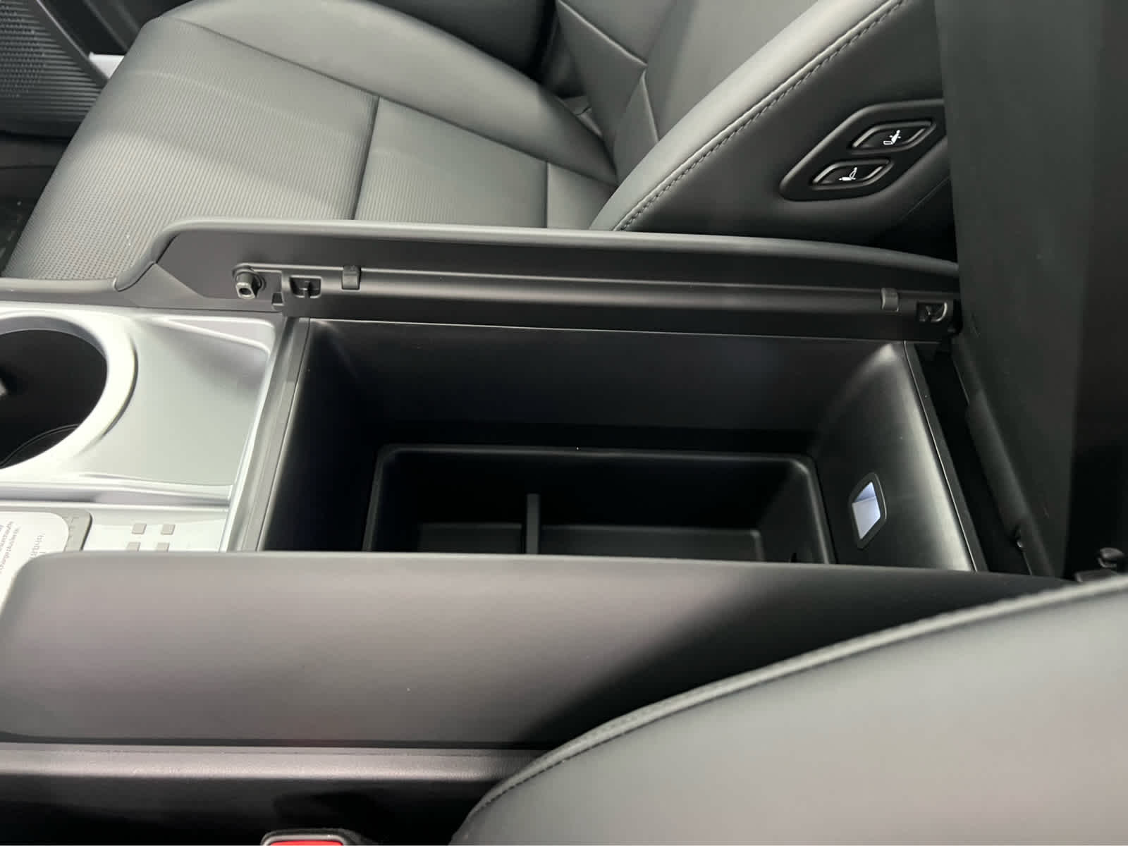 2026 Hyundai Ioniq Limited photo 18