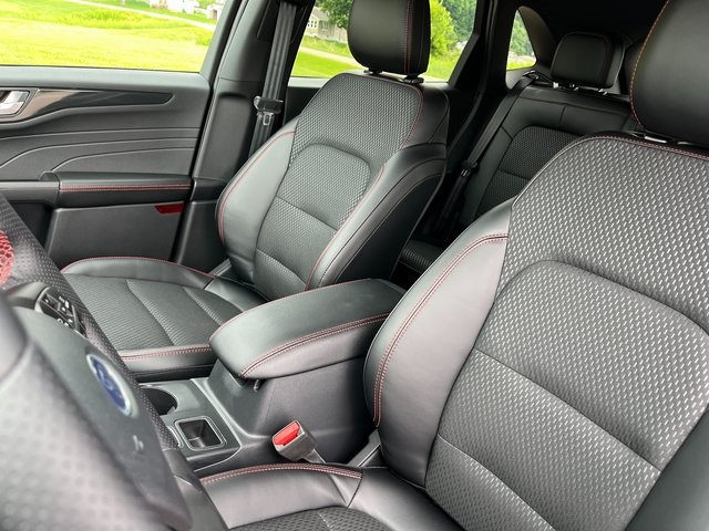2025 Ford Escape Hybrid ST-Line Select photo 19