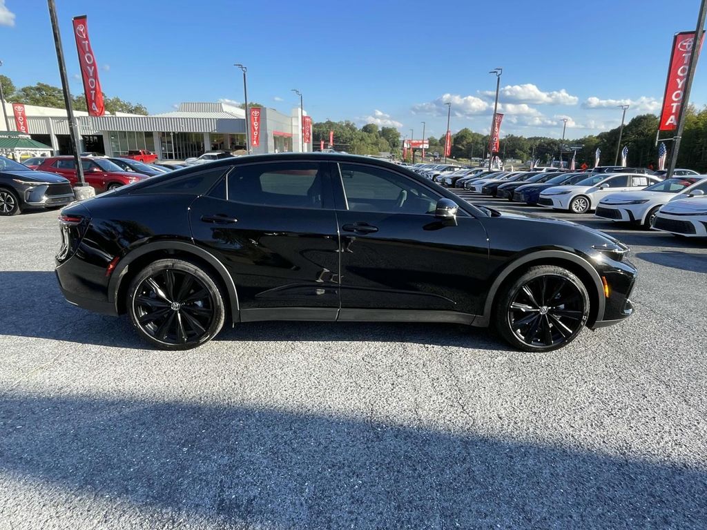 2025 Toyota Crown photo 2