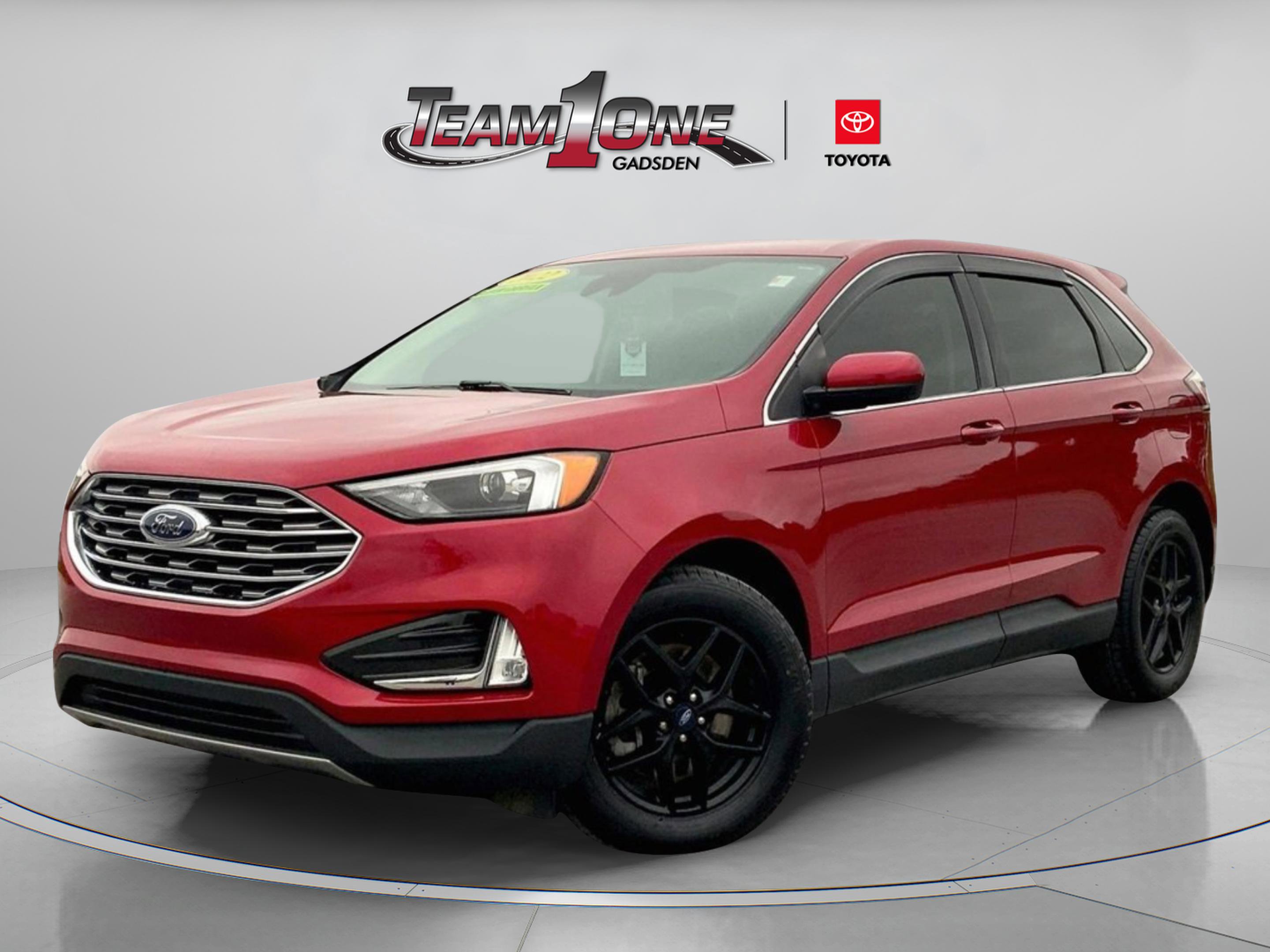 2022 Ford Edge SEL photo 2