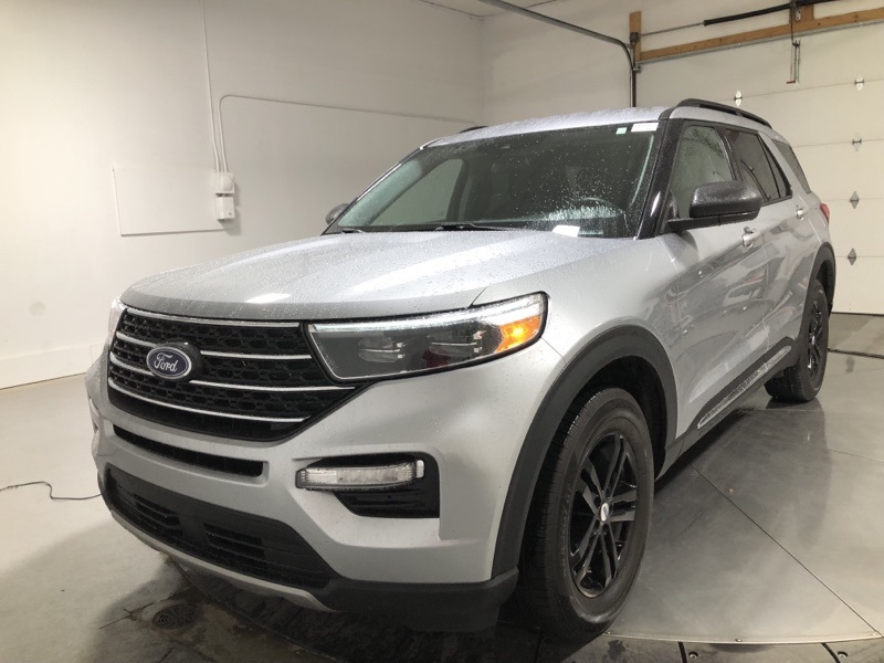 2023 Ford Explorer XLT photo 2