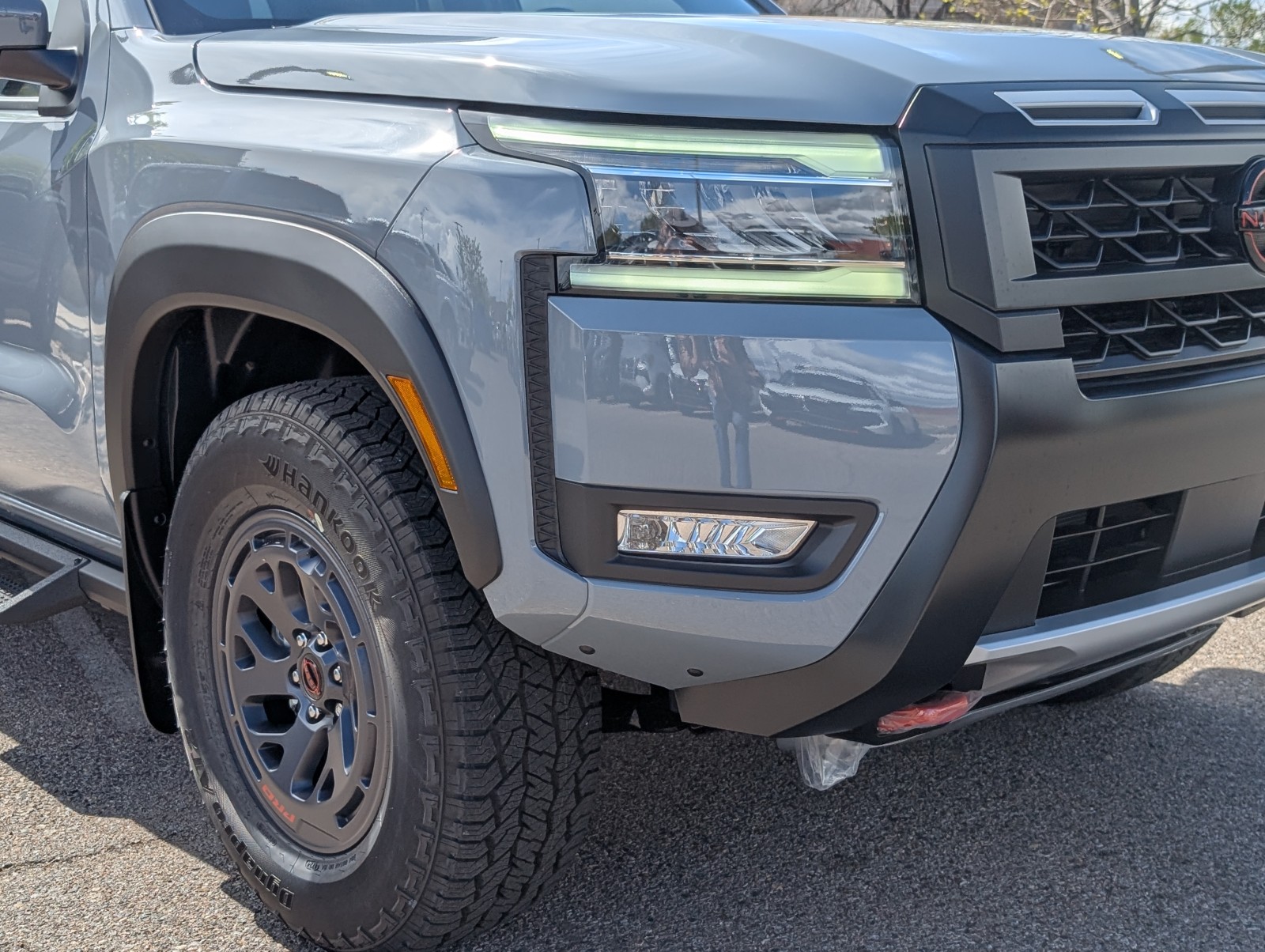 2025 Nissan Frontier PRO-4X photo 2
