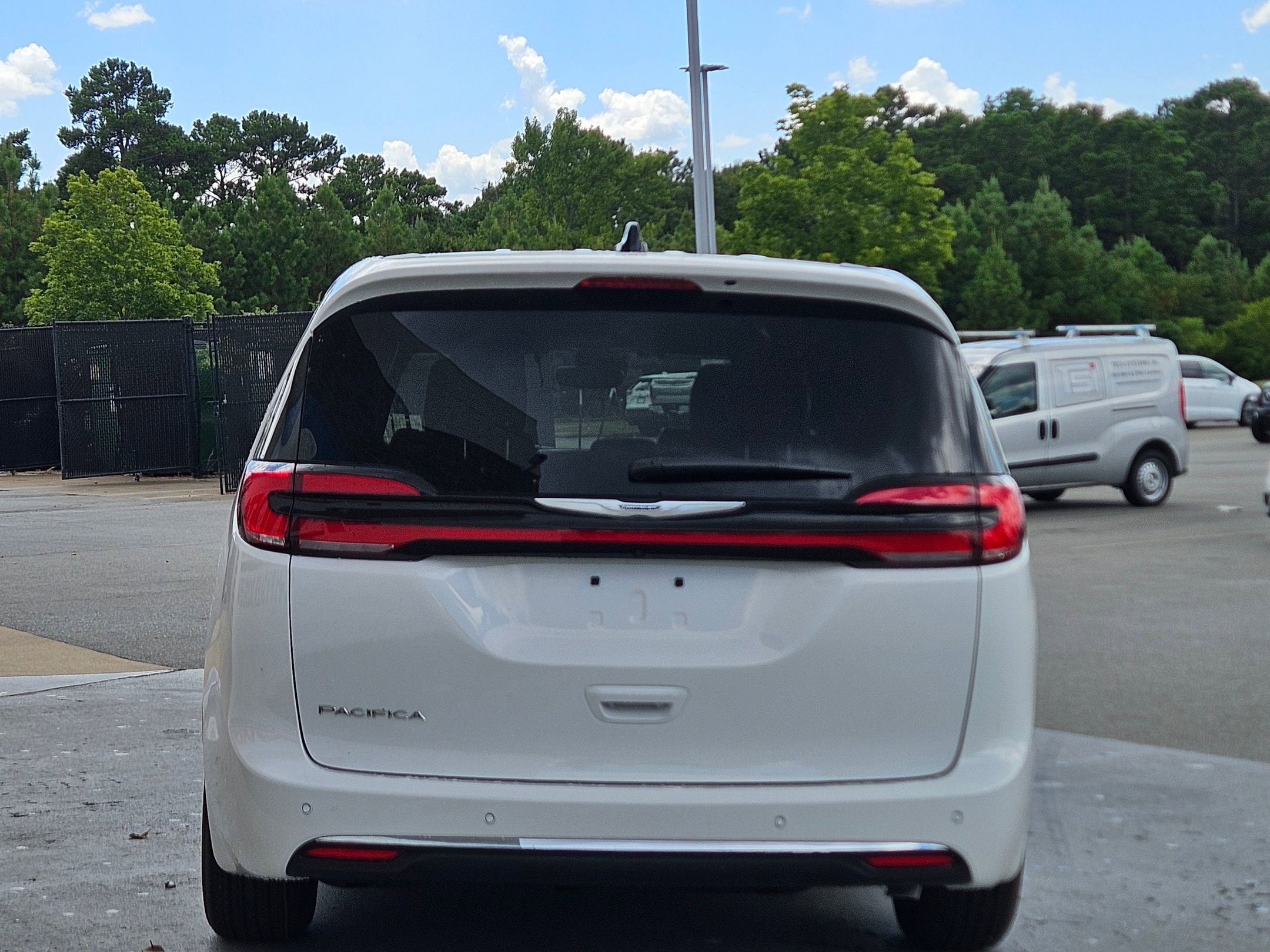 2025 Chrysler Pacifica photo 6