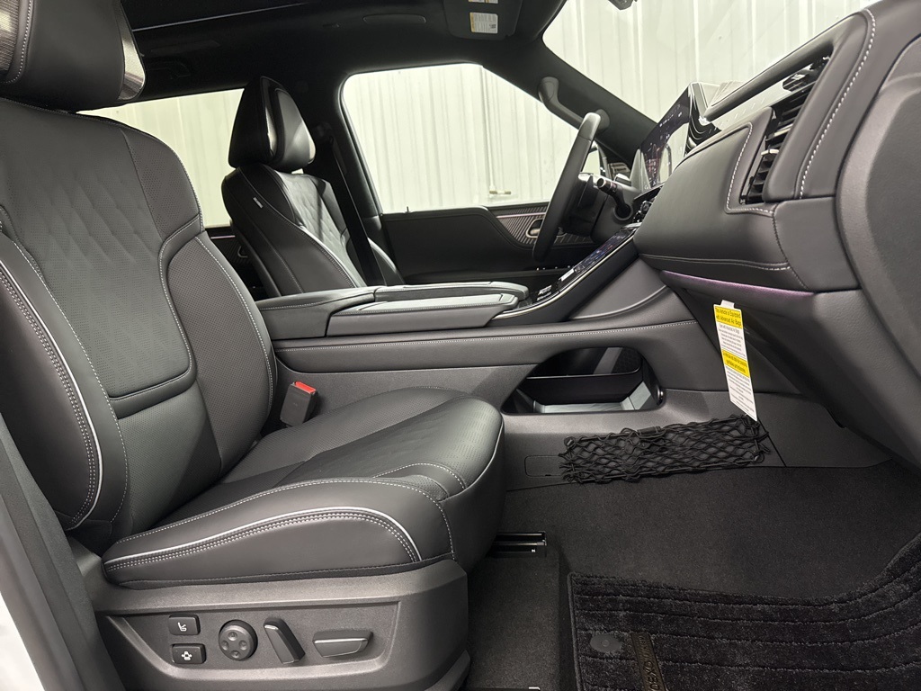 2026 Infiniti QX80 photo 35