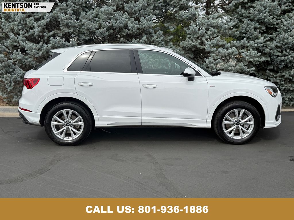 2025 Audi Q3 S line Premium photo 8