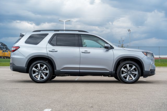 2025 Honda Pilot Elite photo 8