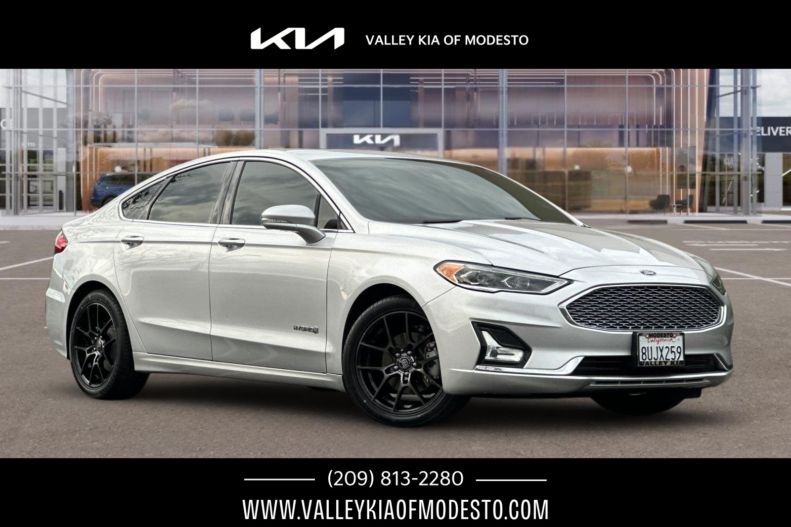 2019 Ford Fusion Hybrid Titanium's photo