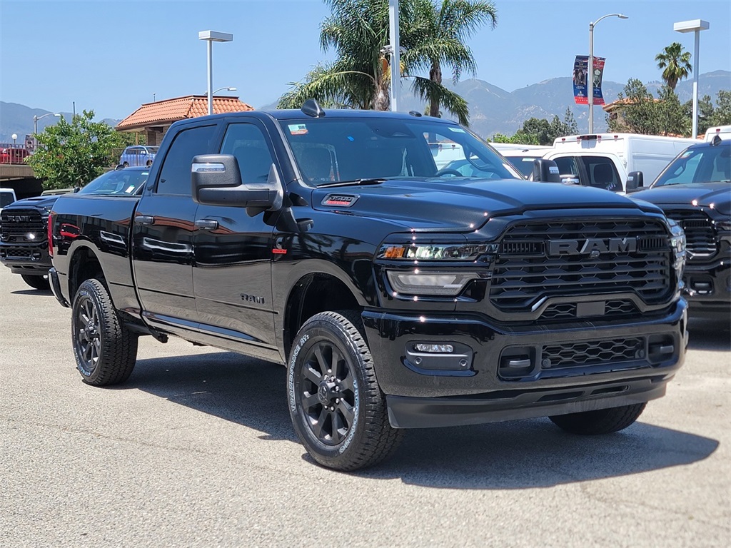 New 2025 RAM 3500 Big Horn Crew Cab in San Fernando #50562