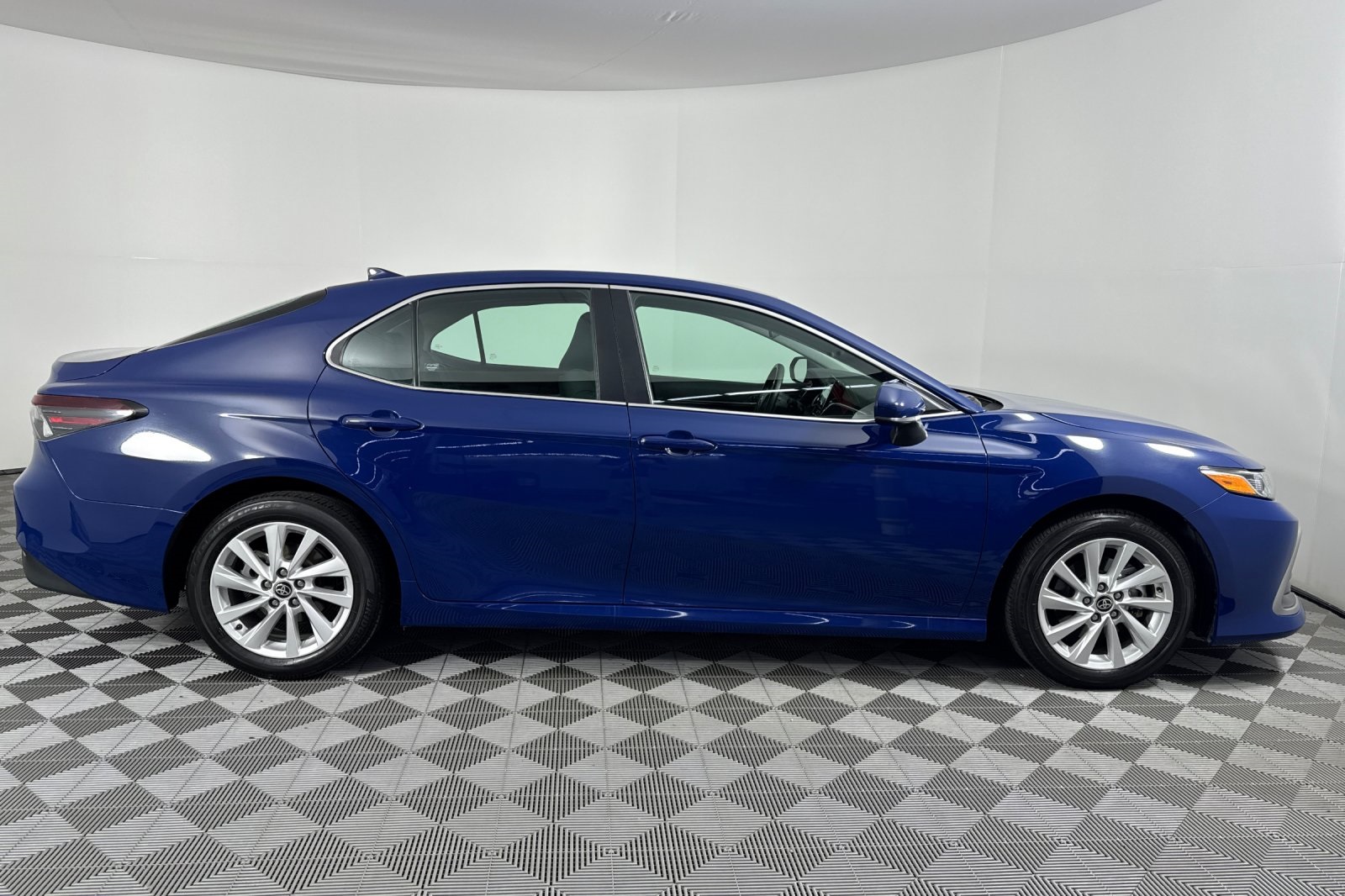 2024 Toyota Camry LE photo 3