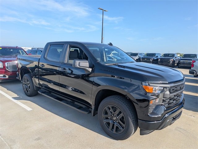 2026 Chevrolet Silverado 1500 Custom photo 2