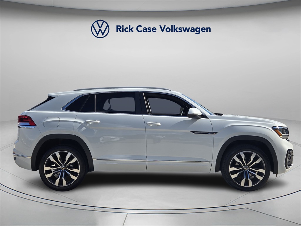 2021 Volkswagen Atlas Cross Sport V6 SEL R-Line photo 2
