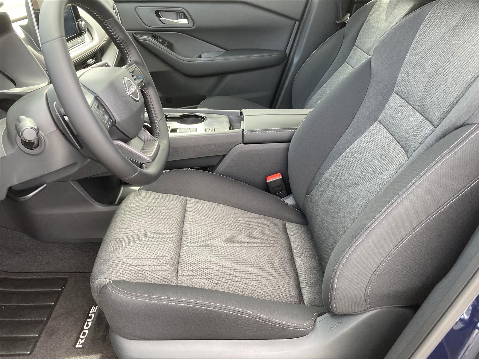 2026 Nissan Rogue SV photo 24