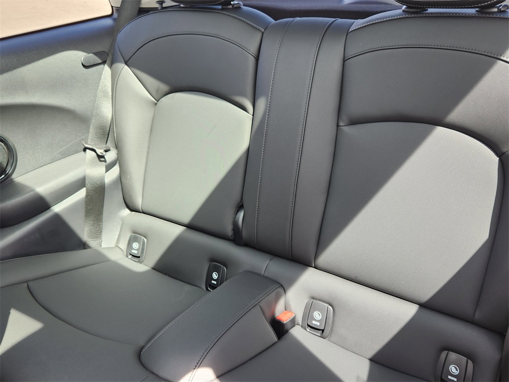 2024 Mini Cooper 2 Door Hardtop SE photo 9