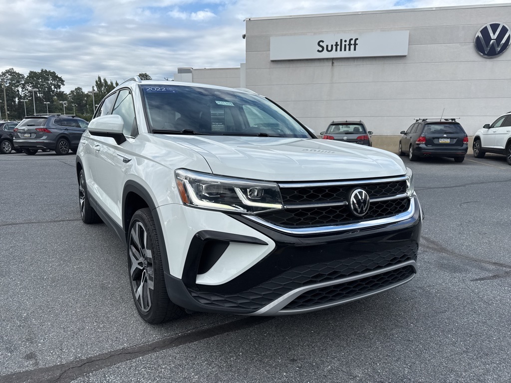 2022 Volkswagen Taos SEL photo 3