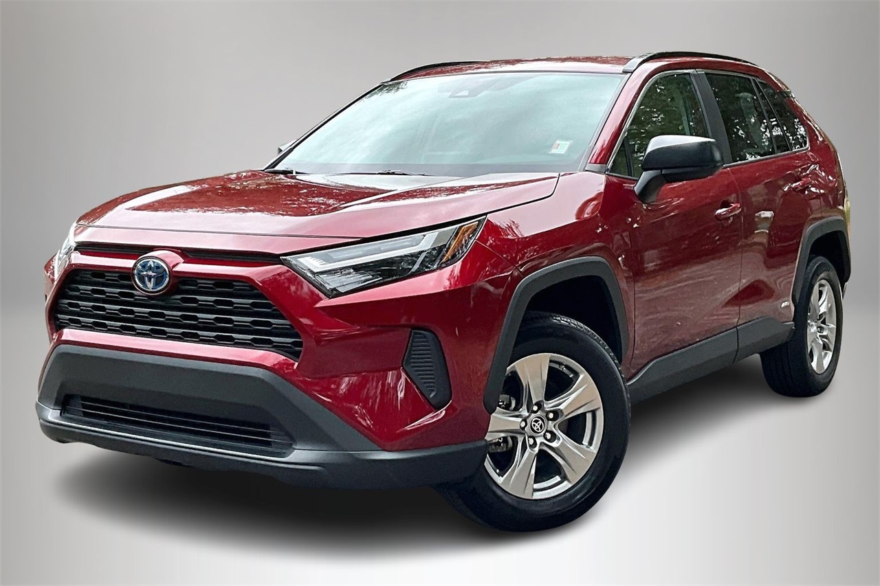 2023 Toyota RAV4 LE's photo