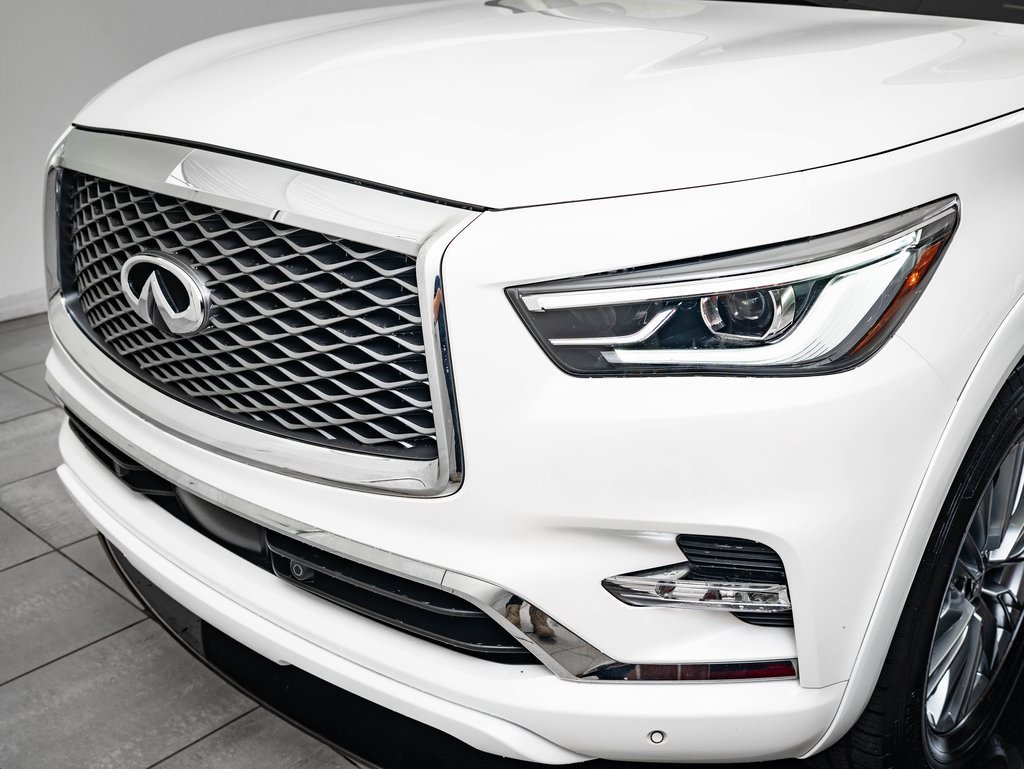 2021 Infiniti QX80 Luxe photo 3