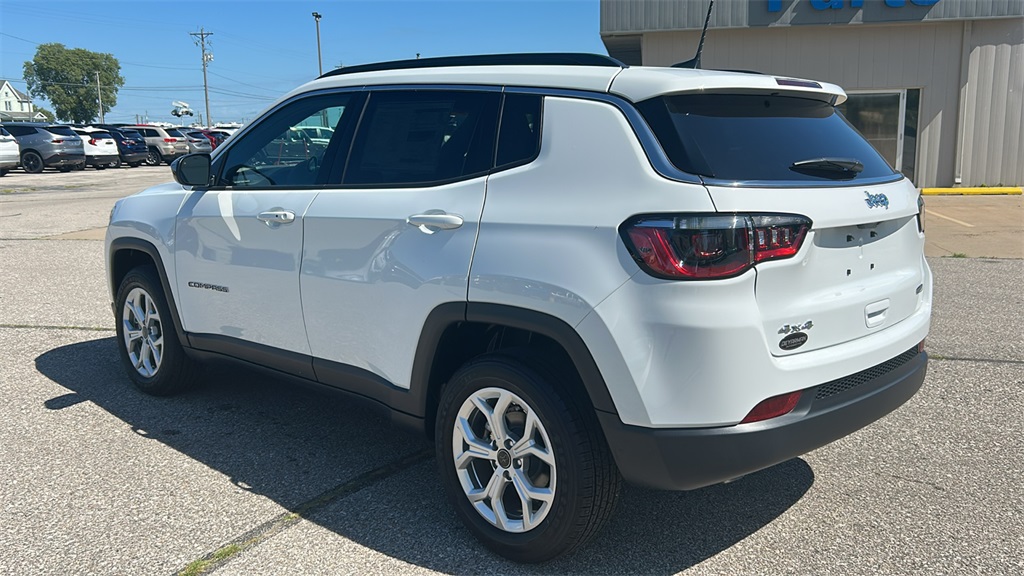 2025 Jeep Compass Latitude photo 7