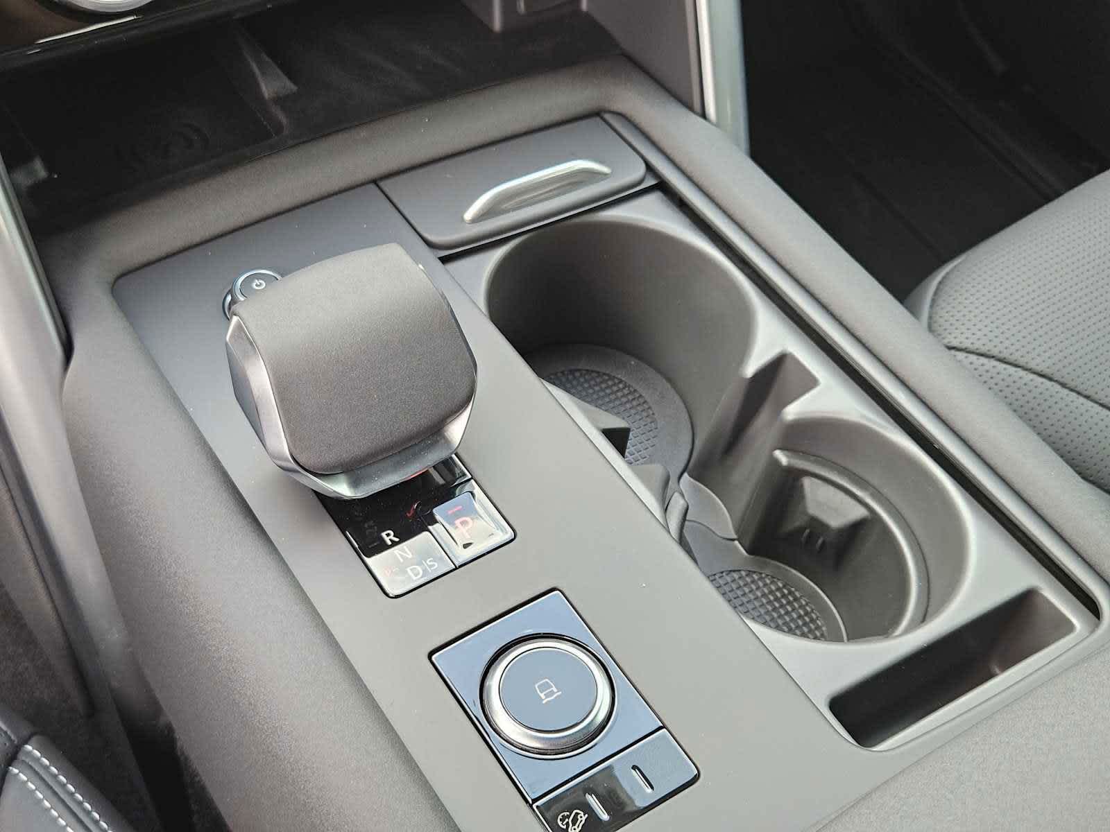 2025 Land Rover Discovery SE photo 18