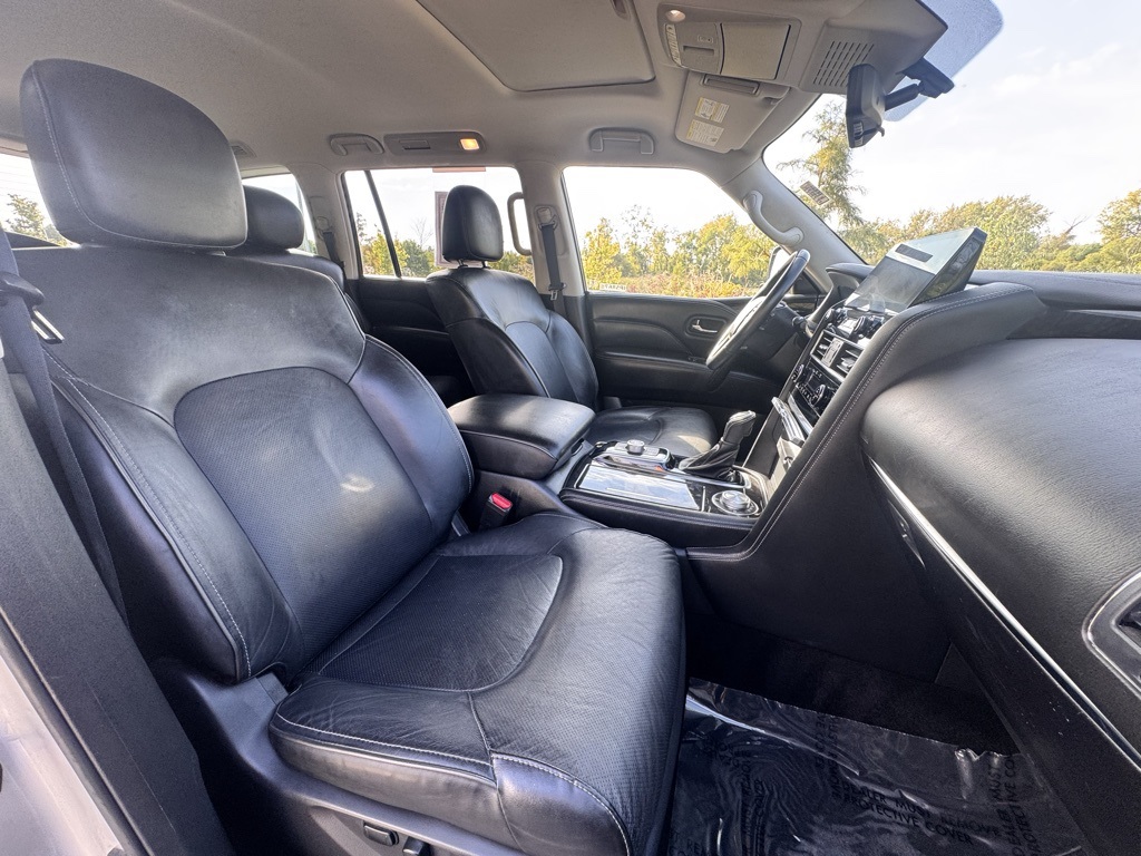2022 Infiniti QX80 Luxe photo 32