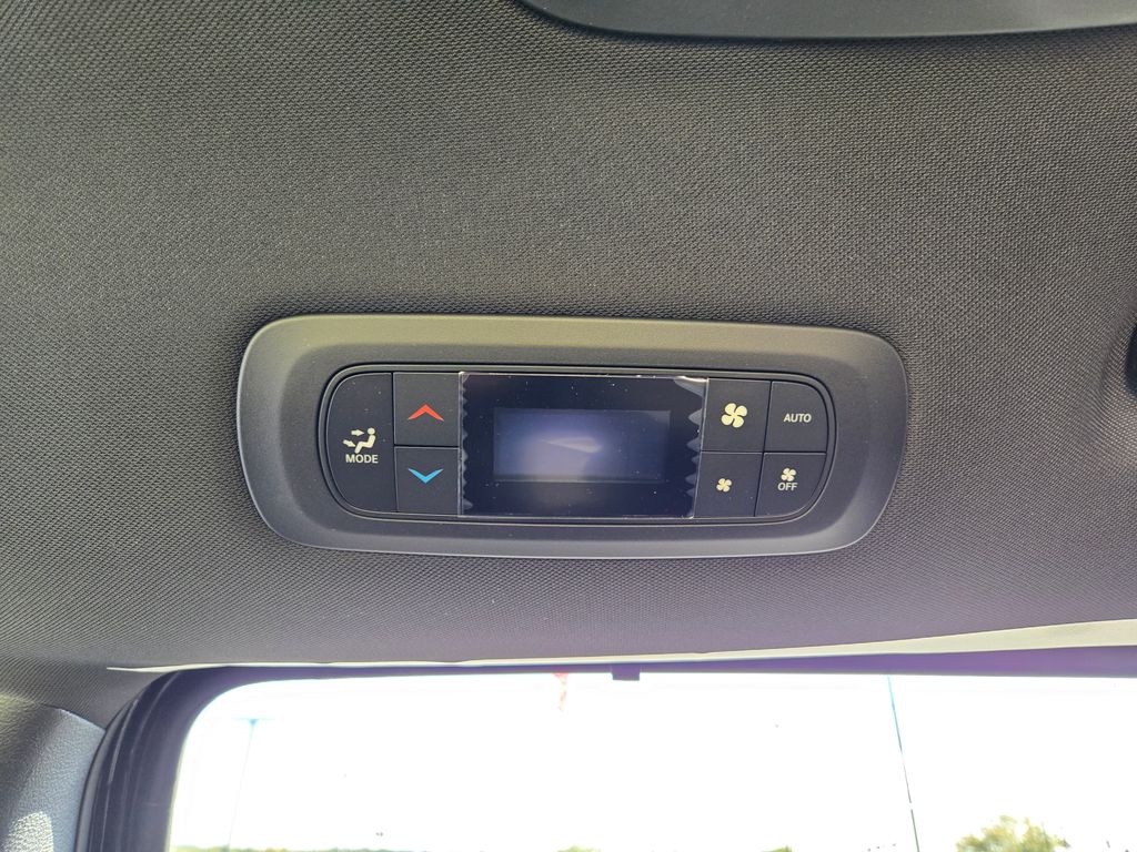 2026 Chrysler Pacifica photo 26