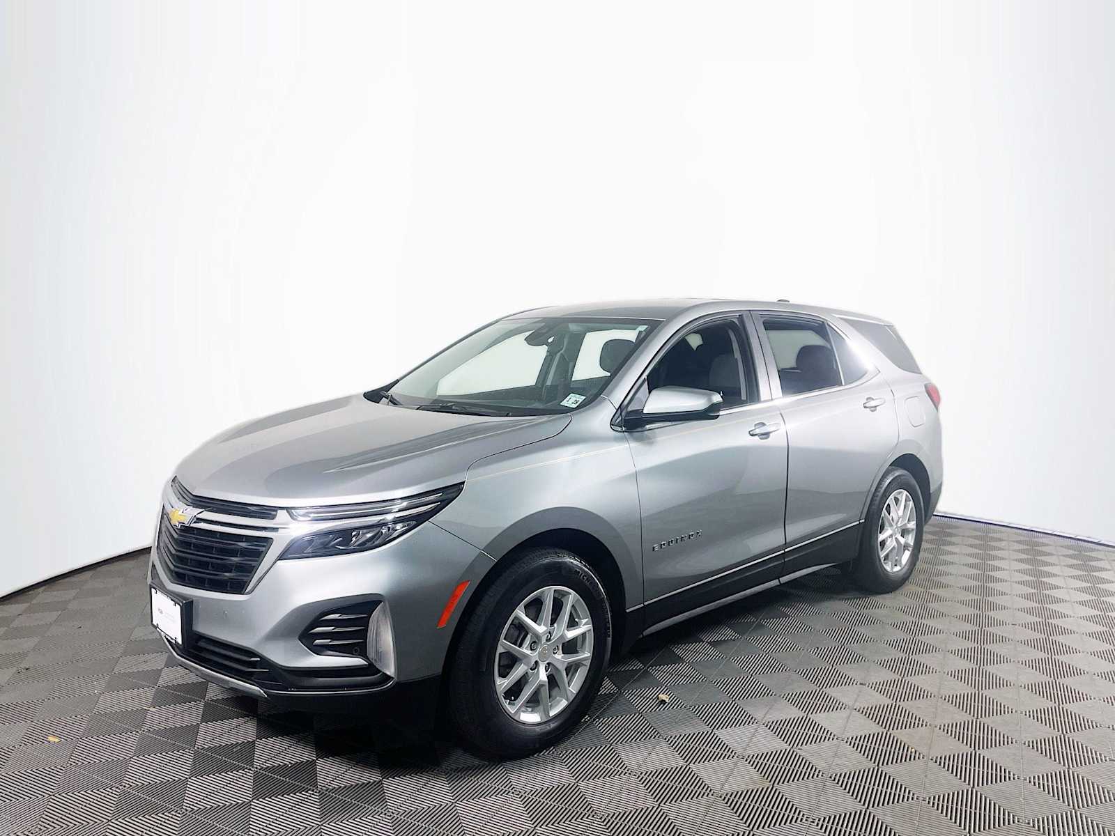 2023 Chevrolet Equinox LT's photo