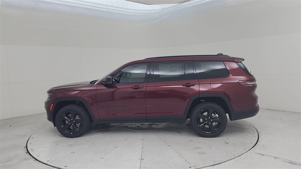 2025 Jeep Grand Cherokee Laredo Altitude X photo 9