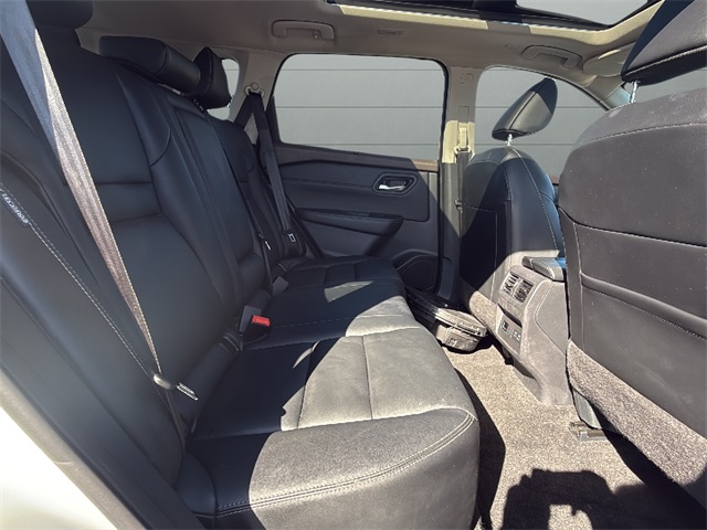 2023 Nissan Rogue SL photo 11