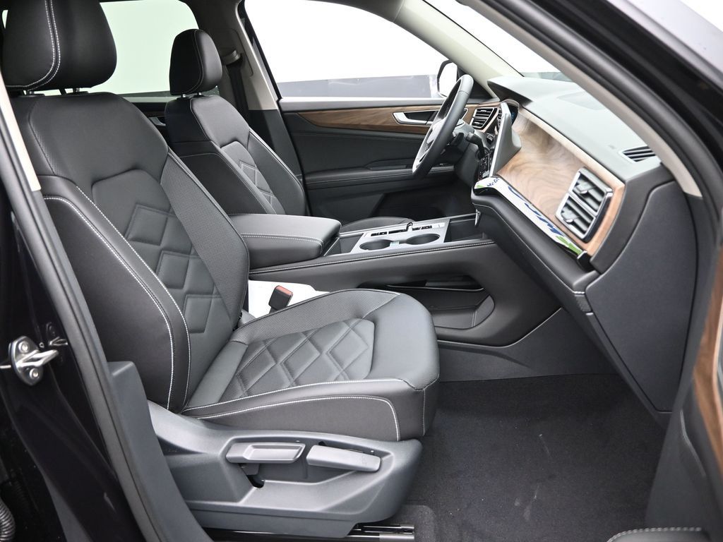 2026 Volkswagen Atlas SE photo 4