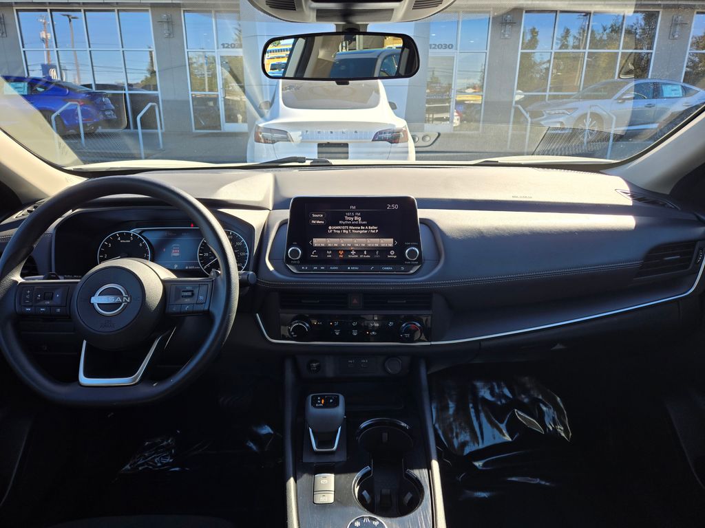 2024 Nissan Rogue S photo 18