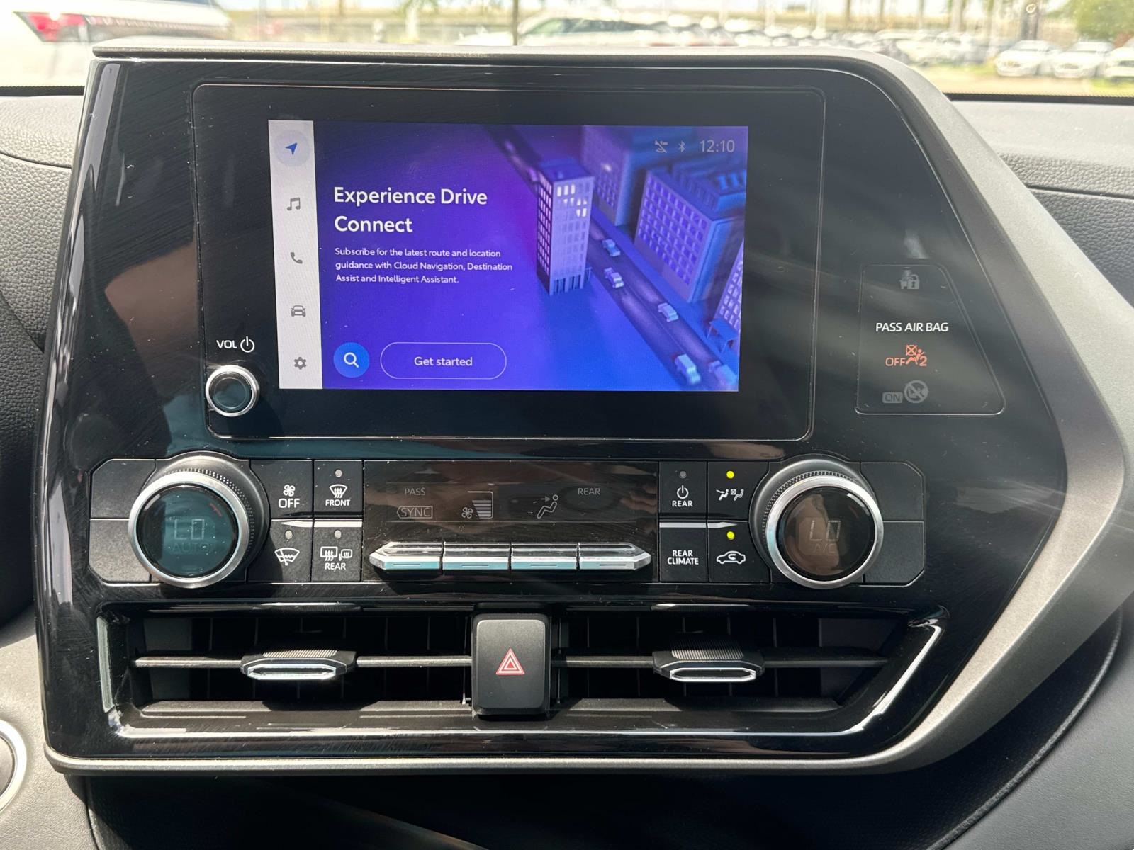 2024 Toyota Highlander LE photo 25