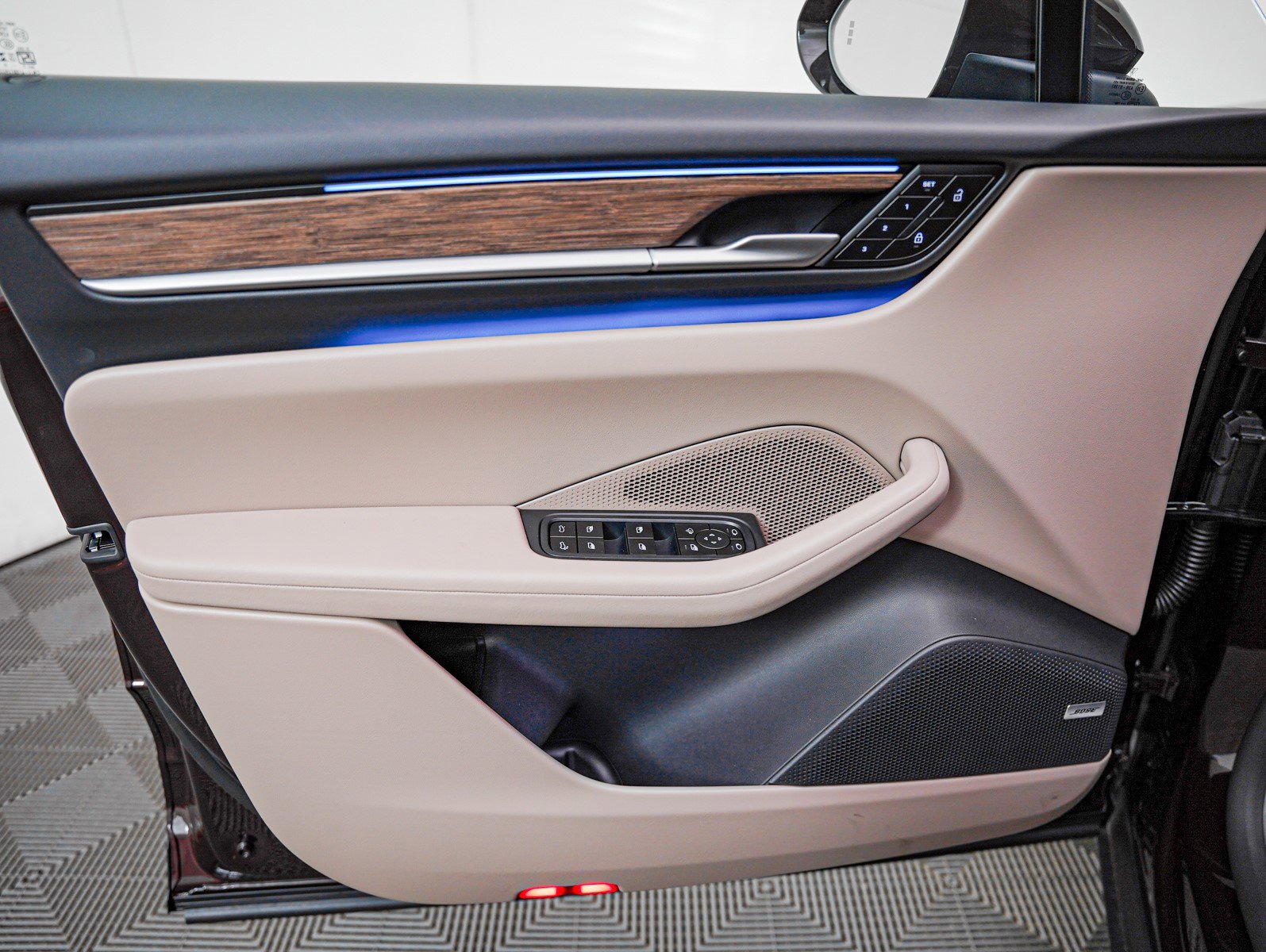 2025 Porsche Macan Electric photo 20