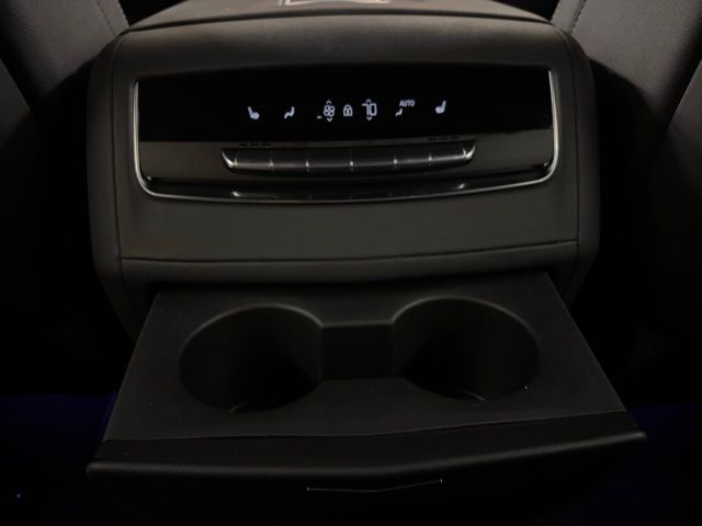 2021 Cadillac Escalade ESV Luxury photo 18