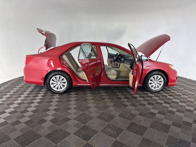 2014 Toyota Camry Hybrid LE photo 13