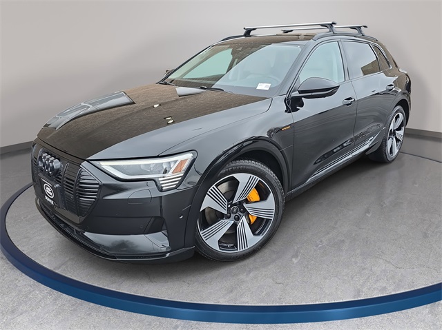 2023 Audi e-tron Premium Plus's photo