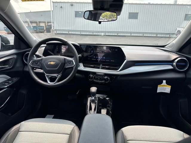 2025 Chevrolet Trax LT photo 10