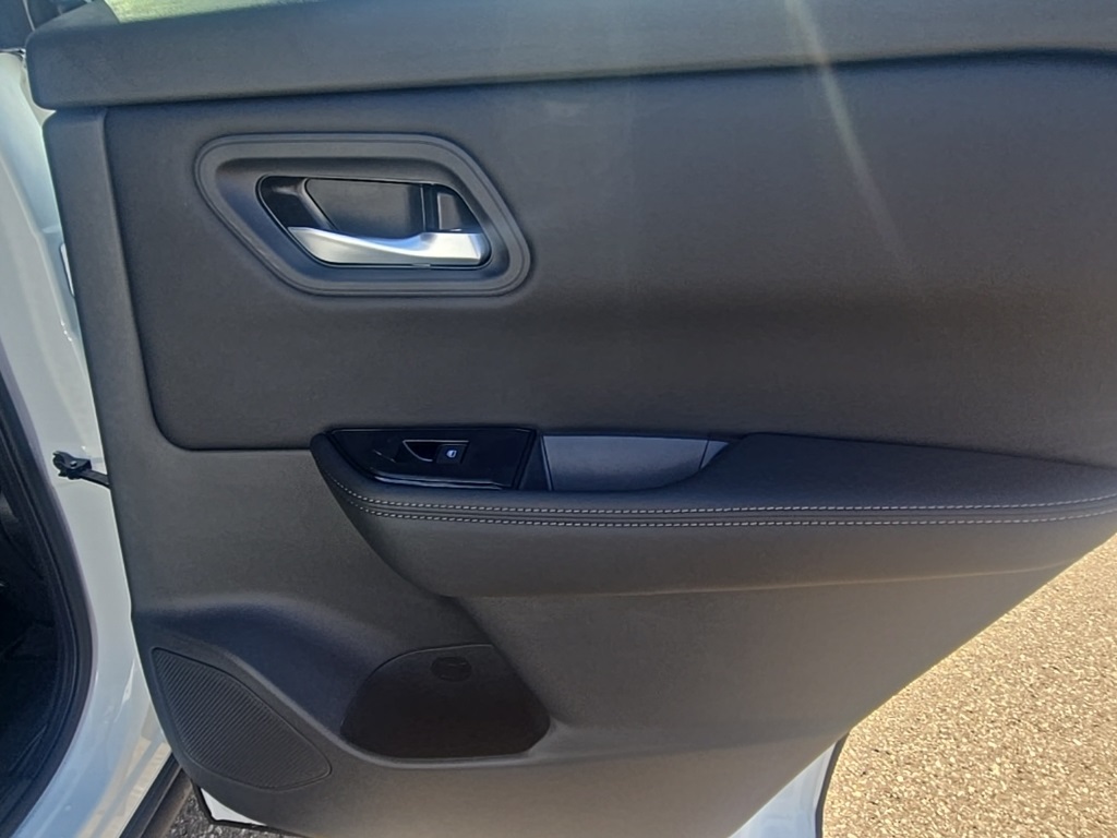2026 Nissan Rogue SV photo 22