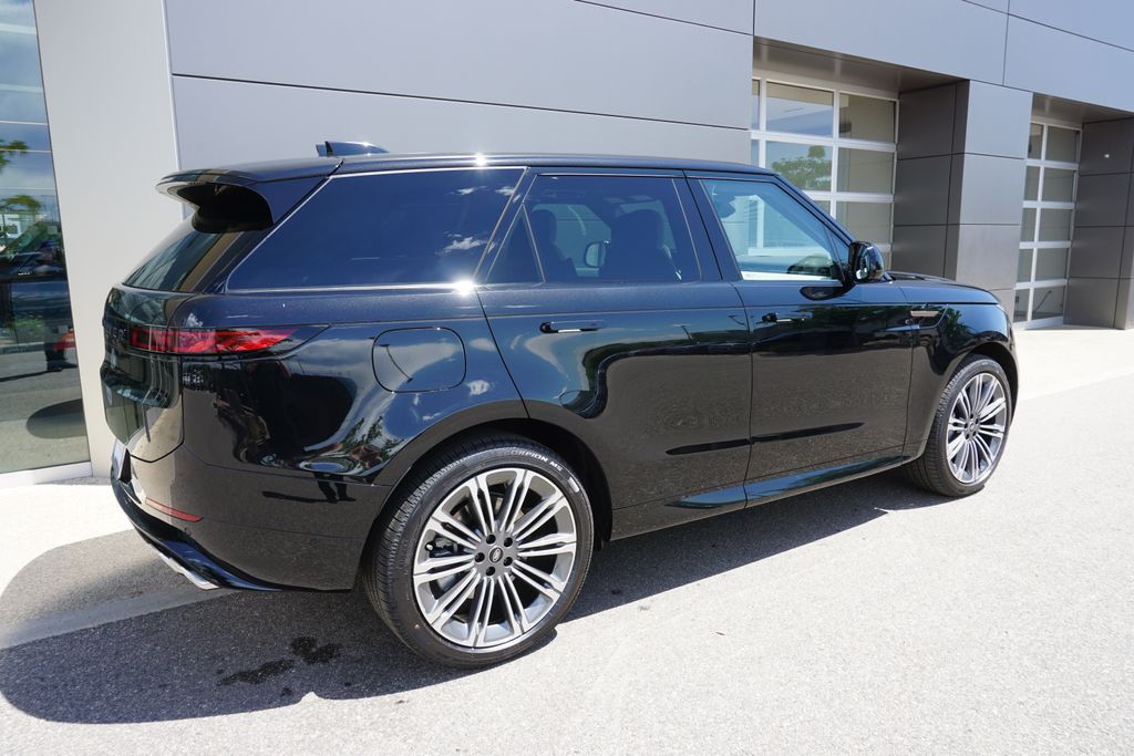 2025 Land Rover Range Rover Sport SE photo 4