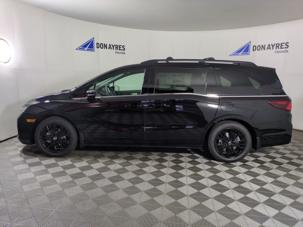 2026 Honda Odyssey photo 2