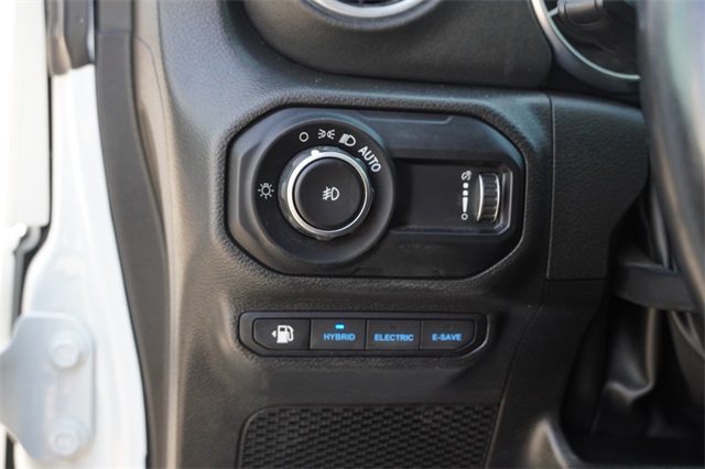 2023 Jeep Wrangler Sahara 4xe photo 19