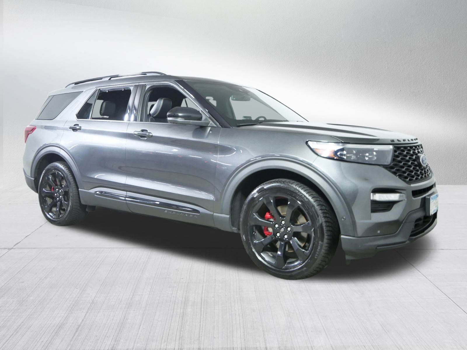 2020 Ford Explorer ST's photo