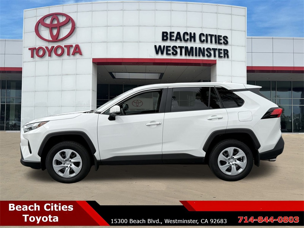 2025 Toyota RAV4 LE photo 6