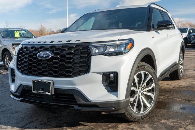 2026 Ford Explorer ST-LINE's photo