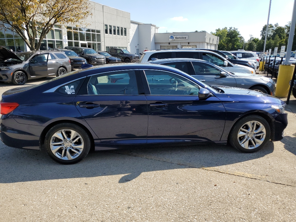 2019 Honda Accord LX 1.5T photo 4