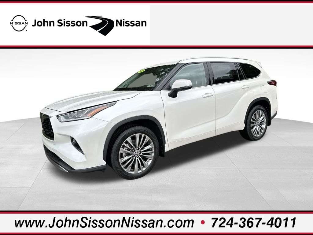 2020 Toyota Highlander Platinum photo 2