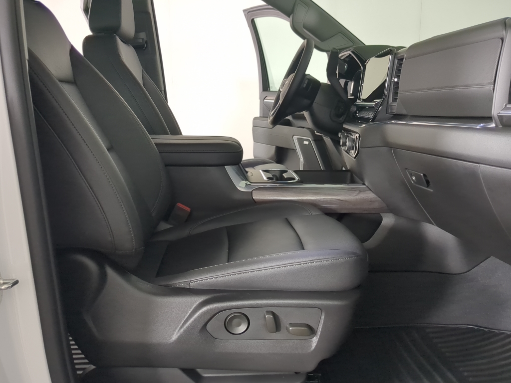 2025 Chevrolet Silverado 2500HD LTZ photo 12