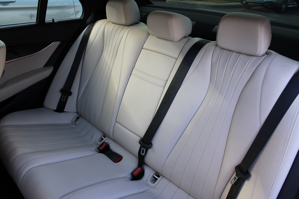 2017 Mercedes Benz E 300 4MATIC Sedan photo 30