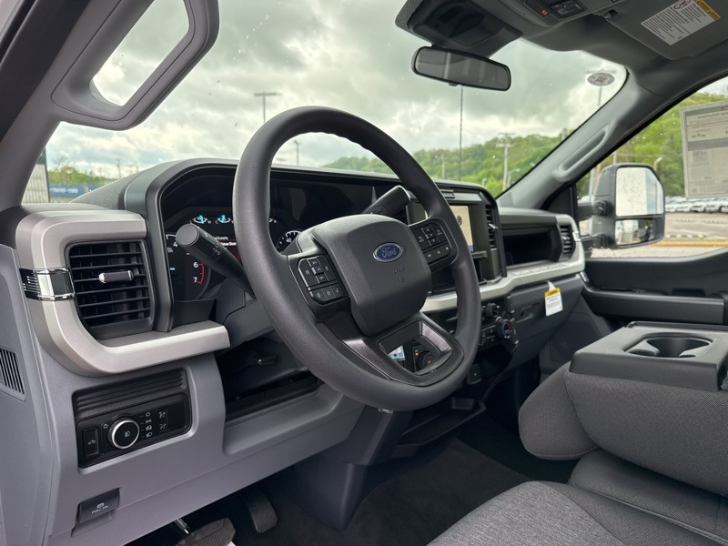 2025 Ford F-350 XL photo 18