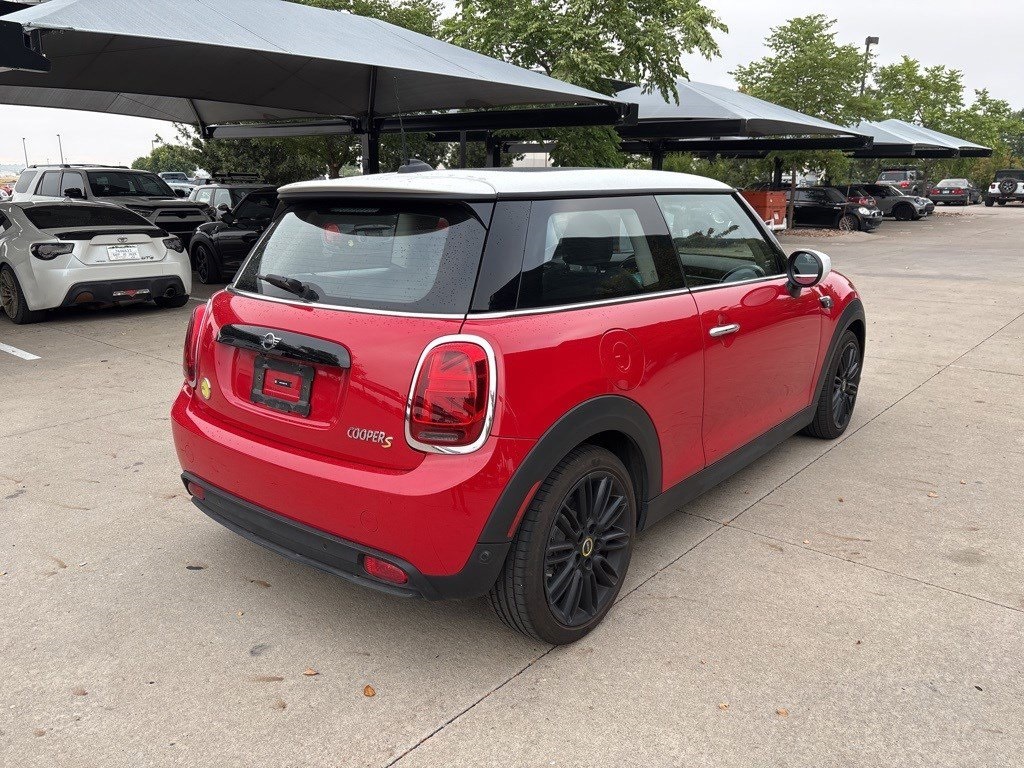 2024 Mini Cooper 2 Door Hardtop SE photo 5