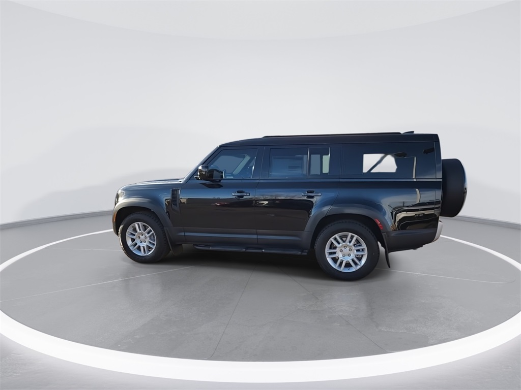 2025 Land Rover Defender 130 S photo 4