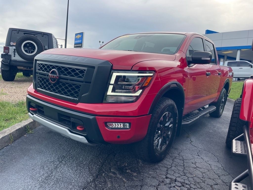 2023 Nissan Titan PRO-4X photo 4